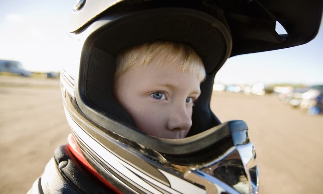 Consejos de seguridad para andar con niños en motocicleta 