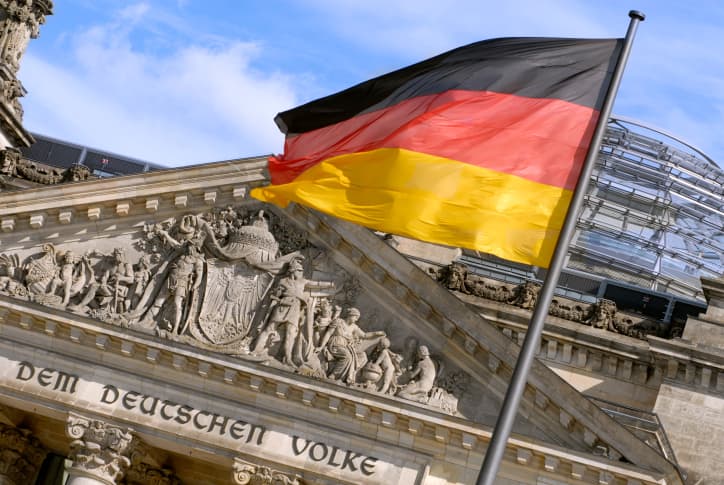 Un país europeo está reclutando mexicanos que hayan estudiado esta carrera, te decimos cómo postularte