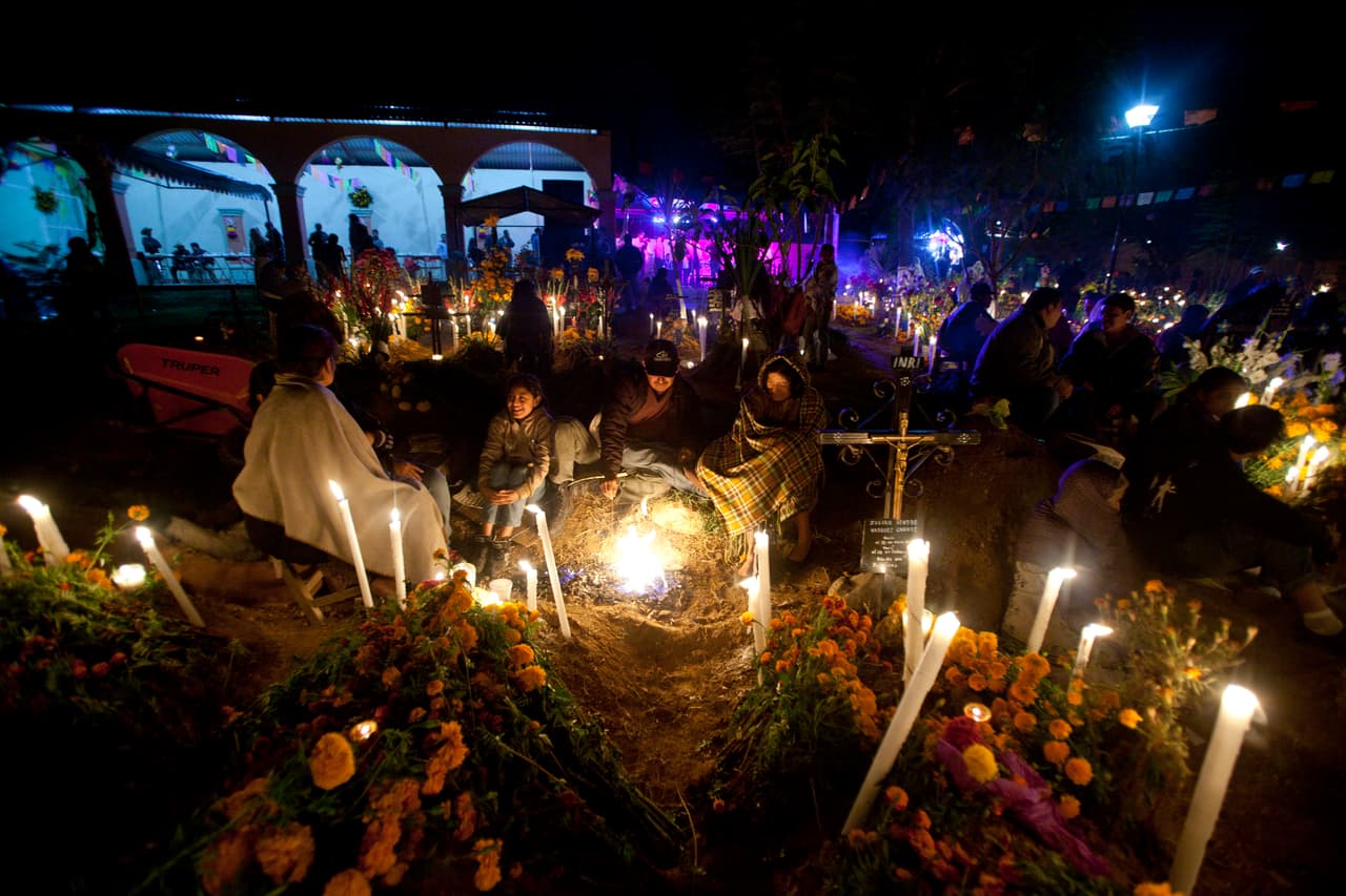 5 países en donde se festejan a los muertos con ceremonias y rituales (además de México)