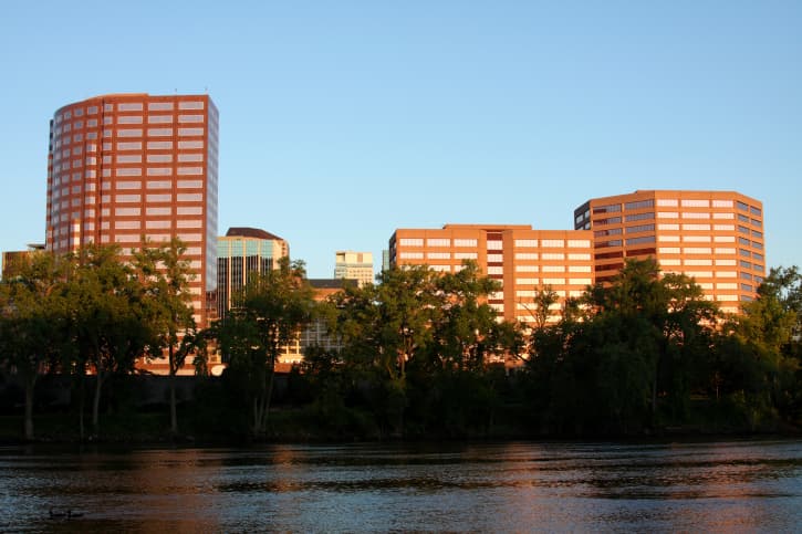Hartford: Belleza urbana sobre el río Connecticut