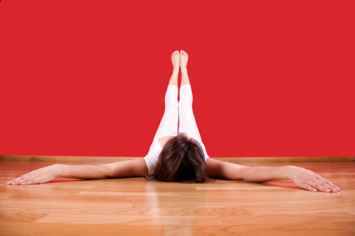 Posturas de yoga para relajar tu cuerpo cuando estás muy cansada
