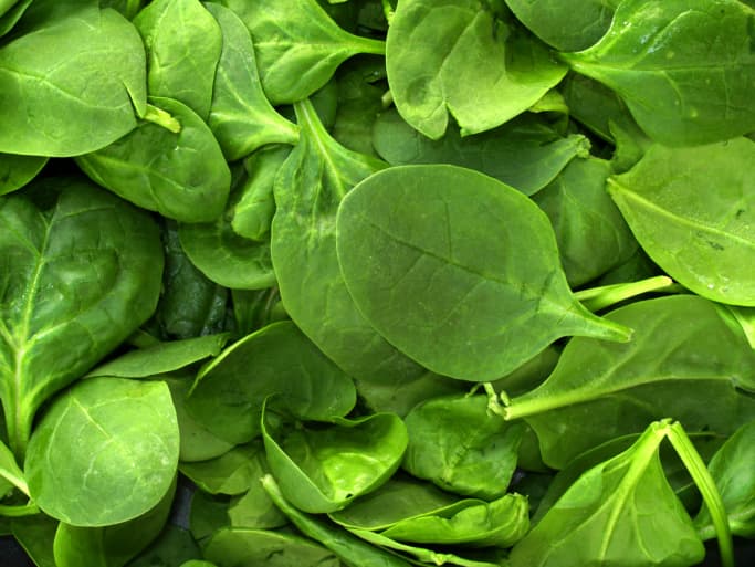 ¿Por qué es bueno comer espinacas?