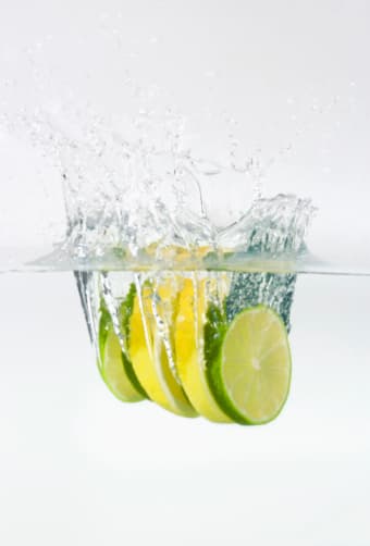 Agua con limón para adelgazar