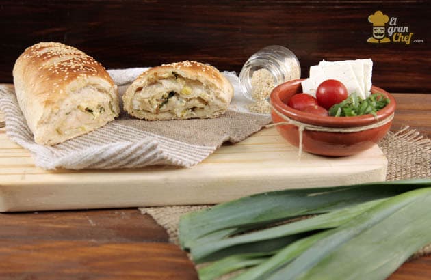 Delicioso pan de rúcula, puerro y ricotta