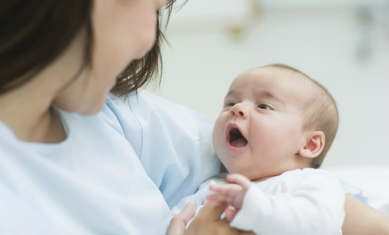Tu bebé puede ser más hábil para leer y escribir si su balbuceo cumple una característica