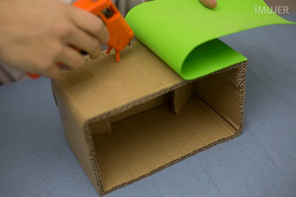 Portalápices de cartón reciclado