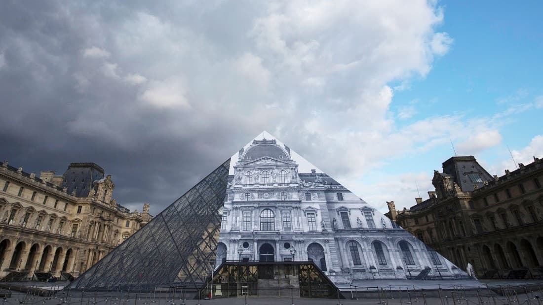 ¿Acaso DESAPARECIÓ la pirámide del Louvre?