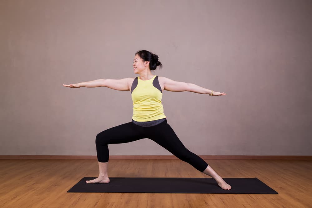 5 poses de yoga para darle firmeza a tus pechos
