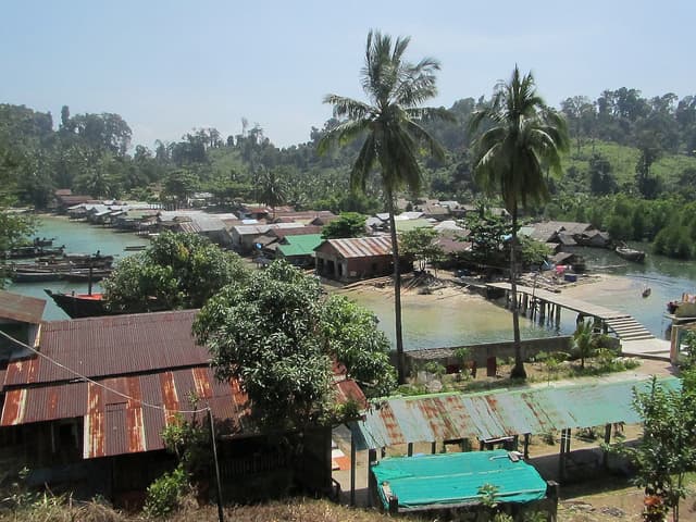 5 pueblos del mundo que viven en el mar