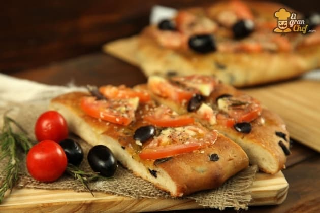 Receta de focaccia con aceitunas