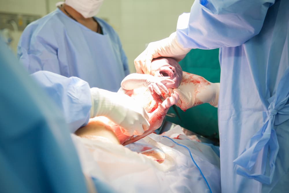 Esto es lo que debes esperar el primer día de vida de tu hijo