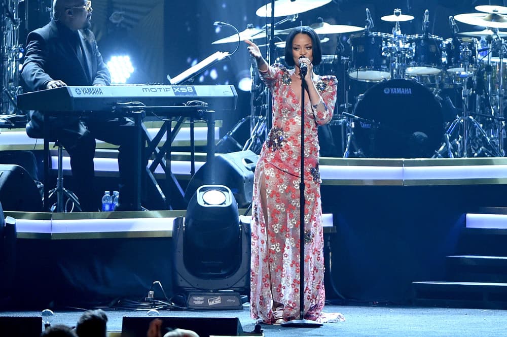 ¡INESPERADO! Esta fue la razón por la que Rihanna no cantó en los Grammys...