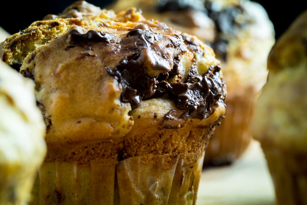 ¡Libre de gluten! Prueba estos muffins de plátano con harina de linaza y chocolate negro