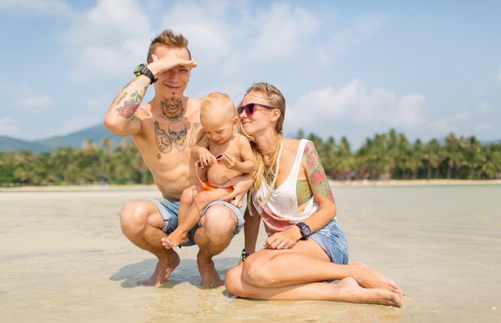 Mami con tatuajes: mira lo que dicen los expertos sobre la lactancia y los tatuajes