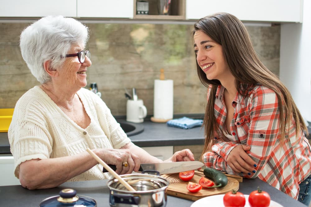 5 momentos que puedes disfrutar con tu abuela pero nunca con tu madre