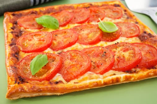 Tarta de jamón y queso distinta y económica ideal para el almuerzo del lunes