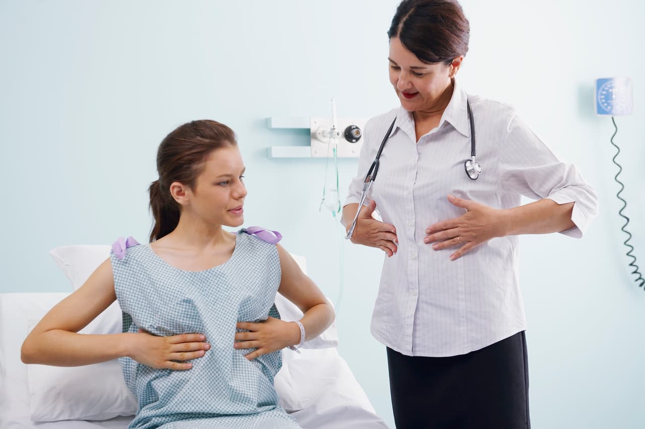 ¿Es posible que salga leche de los pechos sin estar embarazada?