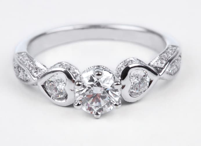 Joe busca un anillo de promesa para Demi