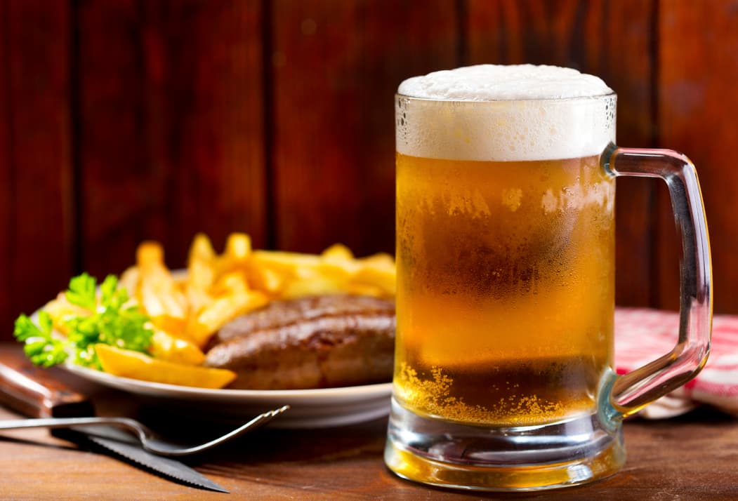 ¿Tomar alcohol engorda?