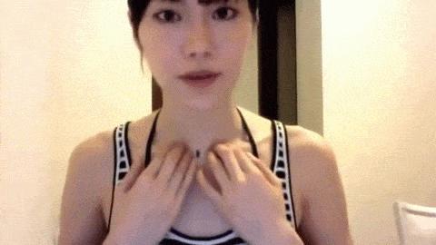 Así es como puedes hacerte un masaje para adelgazar tu rostro de manera natural