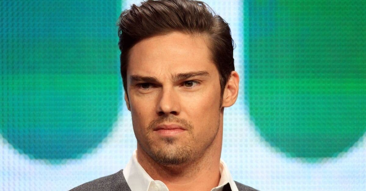 Jay Ryan, el actor que convirtió a uno de los perdedores de 'It' en un seductor galán 
