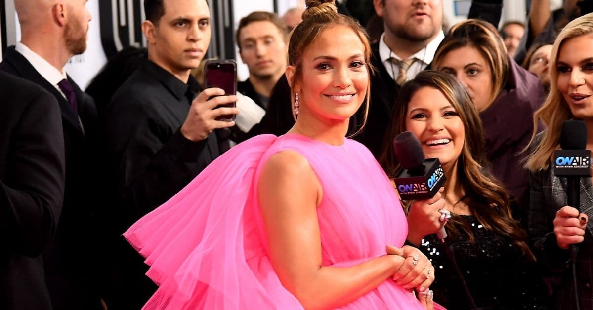 J.Lo cumplió 50 años, pero festejó como si tuviera 20 ¡Las fotos son de infarto!