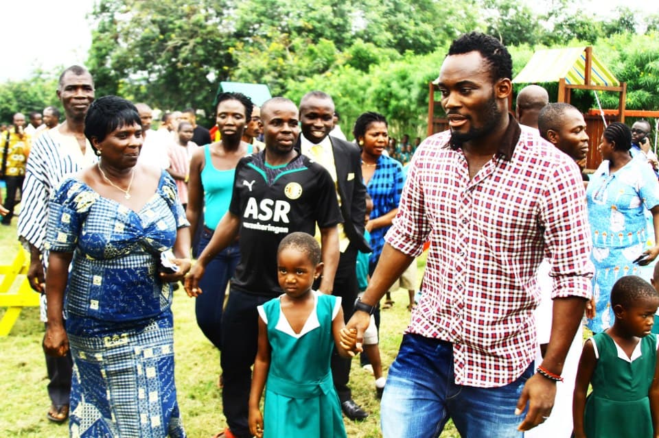 Almas caritativas: quiénes son los 10 futbolistas más solidarios