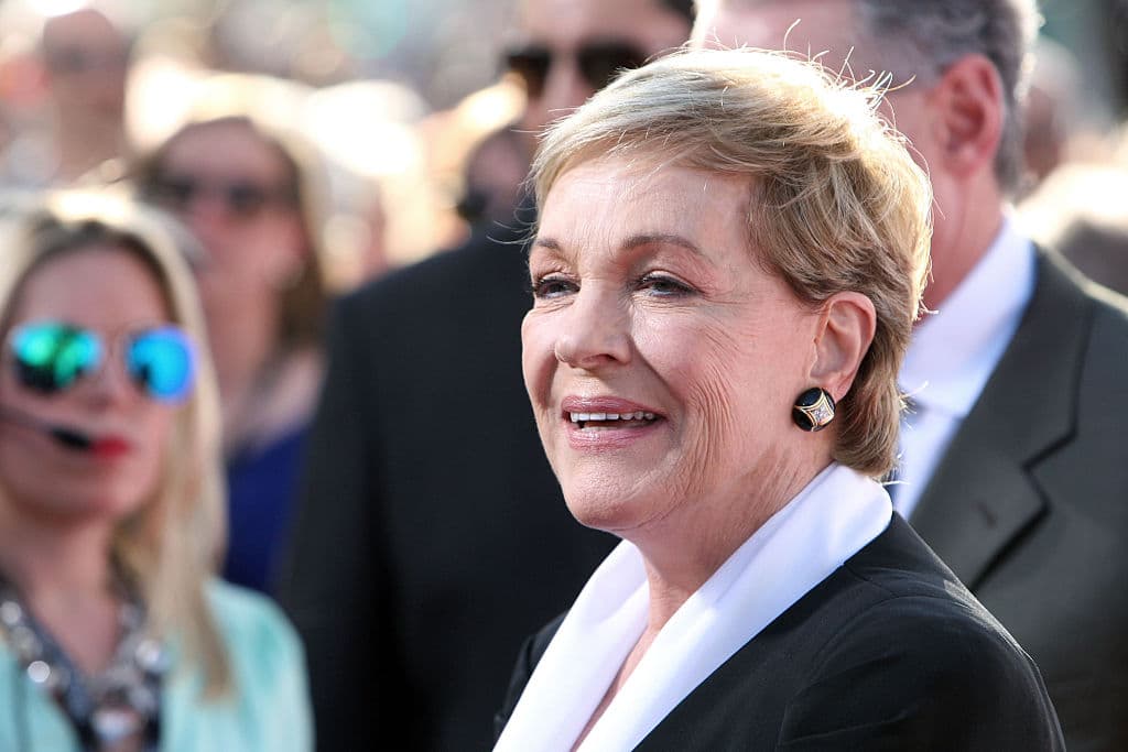 Famosos que se dieron el lujo de rechazar un premio (desde un Grammy hasta un título real)