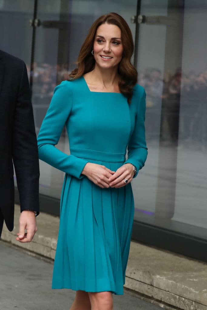 El vestido plisado de Kate Middleton nos dejó maravilladas y lo mejor es que podrás inspirarte en él