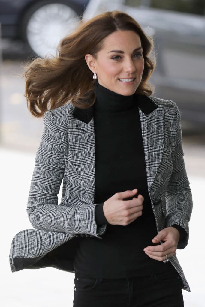 Kate Middleton demostró que un look informal puede ser elegante ¡y jugó al tenis de tacones!