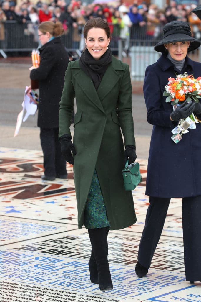 Kate Middleton nos demuestra que un look bien pensado puede iluminar hasta el día más gris