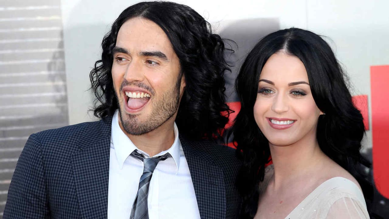 Esto ha sido del ex esposo de Katy Perry: renunció a la actuación y se dejó las canas