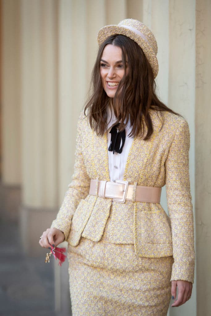 Keira Knightley fue distinguida por la mismísima realeza y su look es digno de un aplauso real