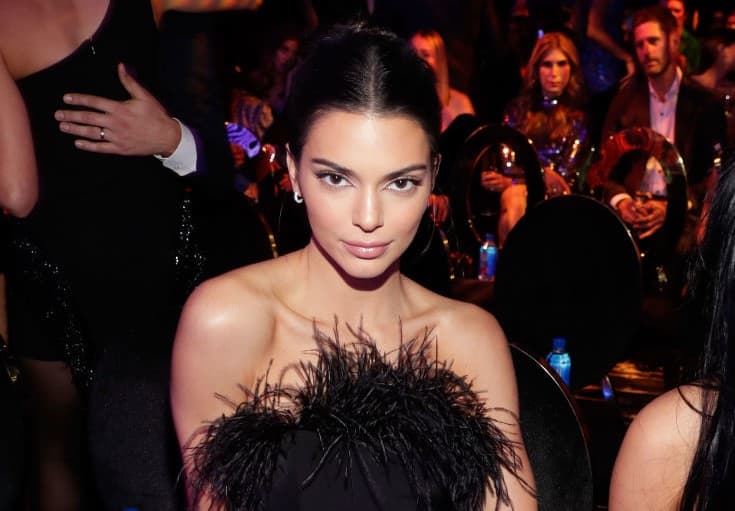 Kendall Jenner es la modelo mejor pagada del mundo y estas 15 pasadas por la pasarela no dejan dudas