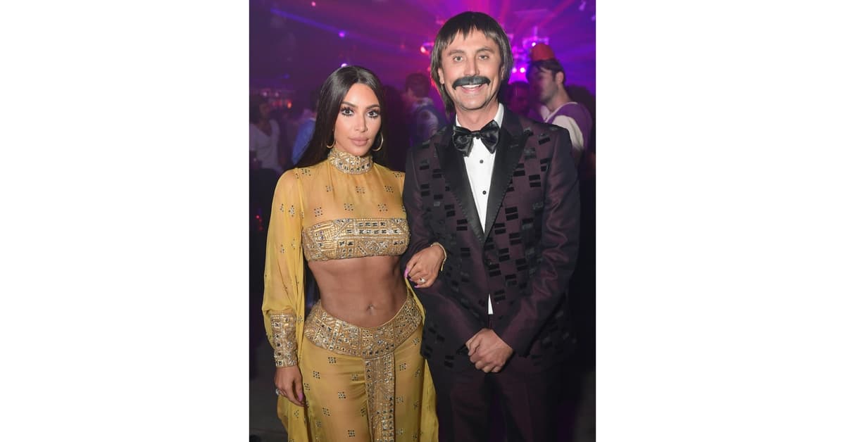 Kim Kardashian lo hace de nuevo: roba cámara con su disfraz de Halloween