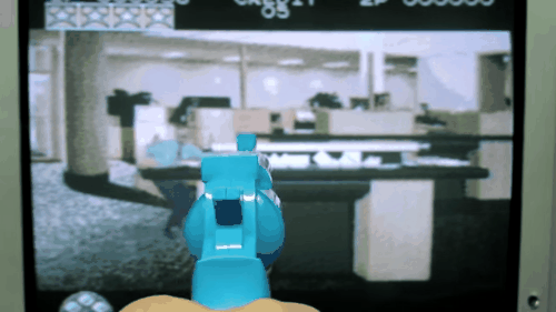 Justifier: recordamos la polémica pistola multiconsolas de Konami