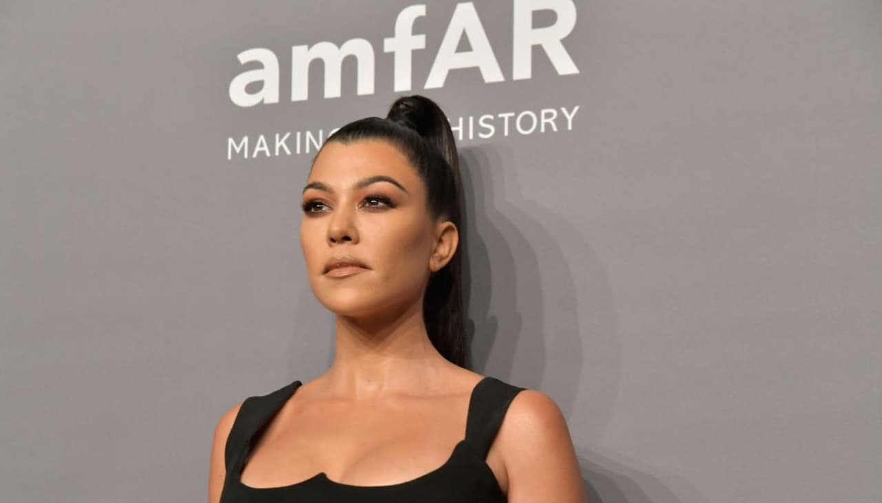 Kourtney Kardashian lució orgullosa sus estrías en Instagram y arrasó en aplausos