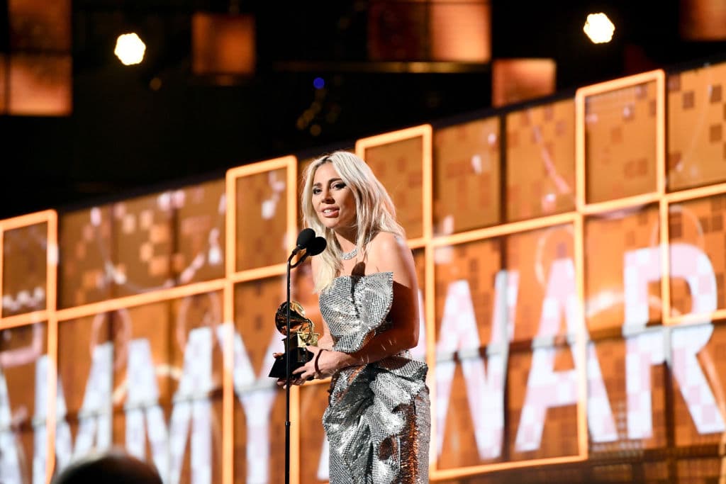 Lady Gaga se emocionó hasta las lágrimas en los Grammy y ganó el premio al discurso más necesario