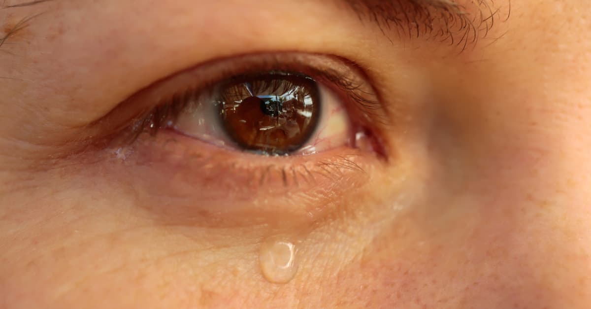 Generar electricidad mediante lágrimas, saliva o mucosidad humana ahora es posible