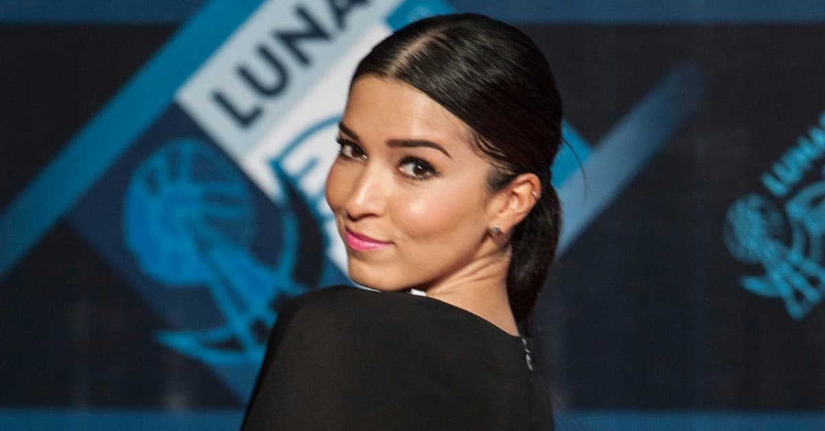 Laura G anunció que está embarazada con una tierna foto, ¡y además nos presumió su ultrasonido!