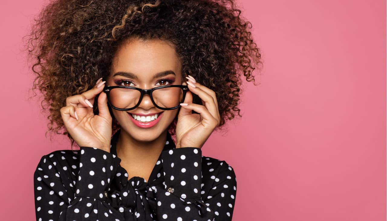 Usas lentes y amas el maquillaje: no te pierdas estos trucos para verte FA-BU-LO-SA