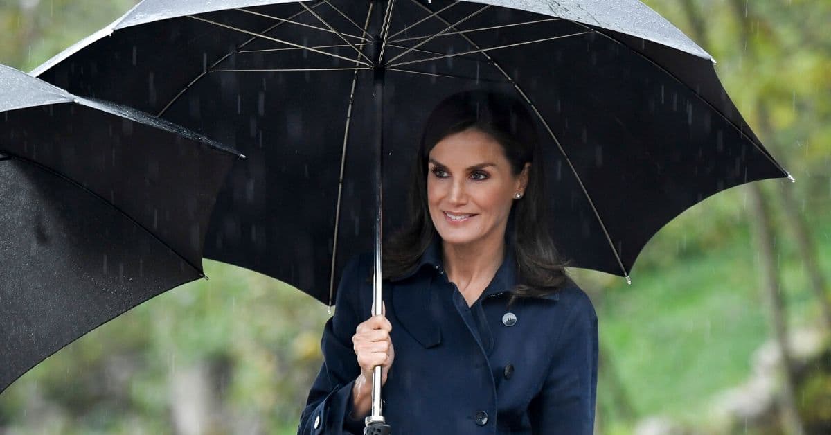 La reina Letizia lució más sexy que nunca con un look perfecto para las mujeres de cadera estrecha