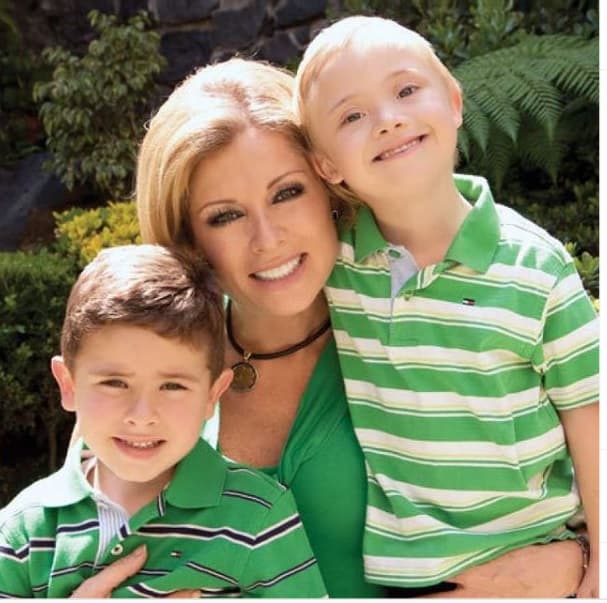 Pero pensar en que el joven se irá del seno materno no es lo único que agobia a Lety Calderón. En la entrevista reveló que pronto el menor de sus hijos, Carlo, también lo hará. 
<br>