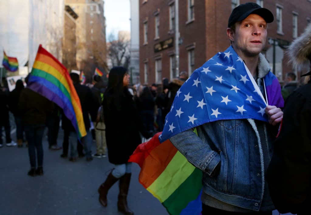 La comunidad LGBT y sus derechos: las parejas pueden adoptar en todo Estados Unidos