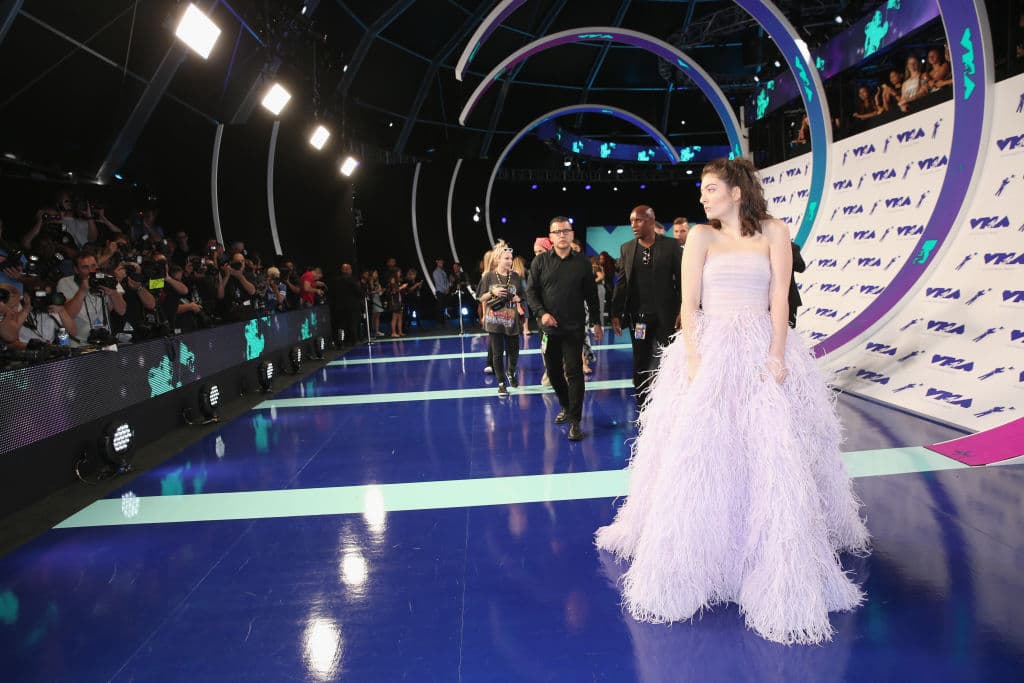 Los looks que tienes que ver en la alfombra roja de los MTV Video Music Awards