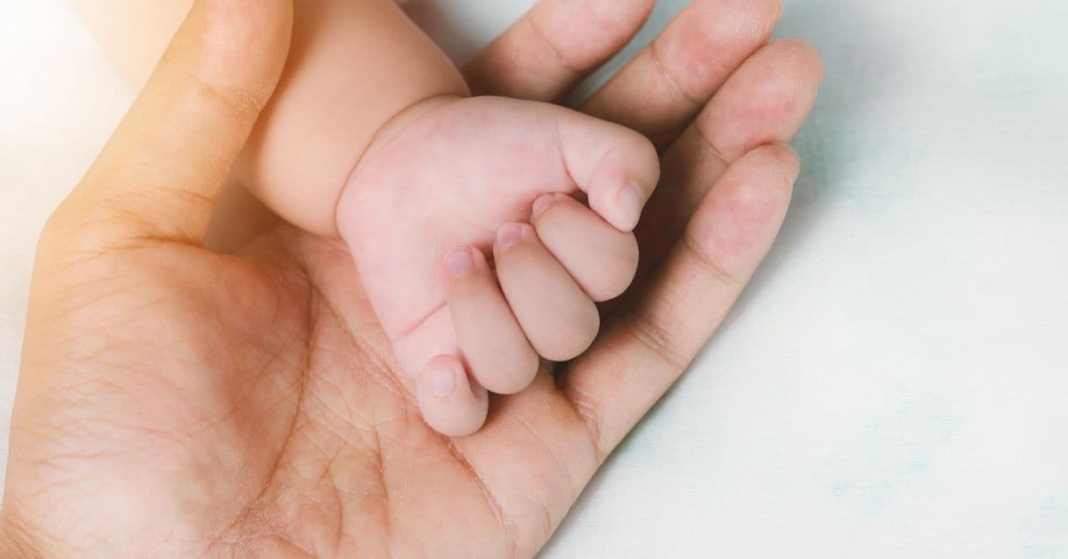 Brenda Kellerman le dedicó un último adiós a su bebé, la despedida es muy conmovedora