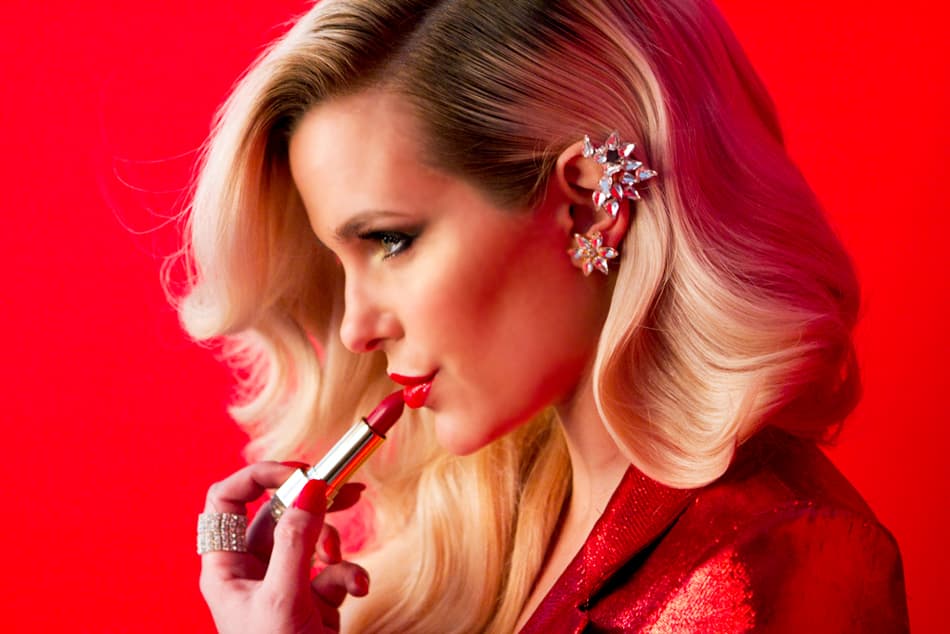 Así deberían maquillarse las rubias para resaltar sus facciones, según una experta