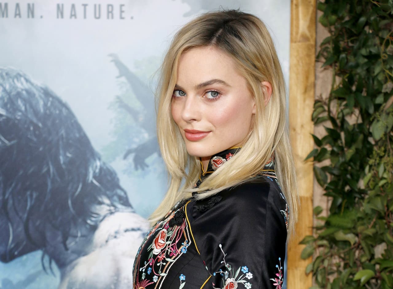 Margot Robbie usó un vestido informal en los premios SAG y aun así se veía espectacular