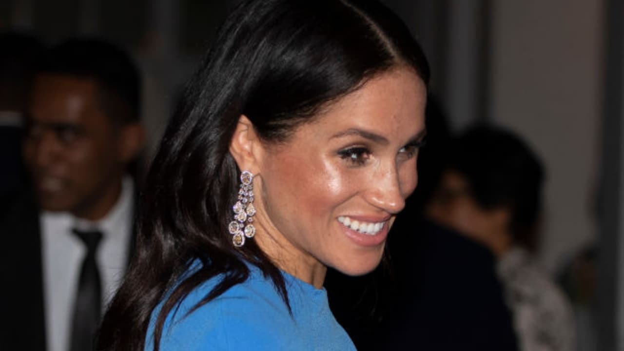 No tendrás que gastar muchos dólares para tener los aros de Meghan gracias a esta réplica