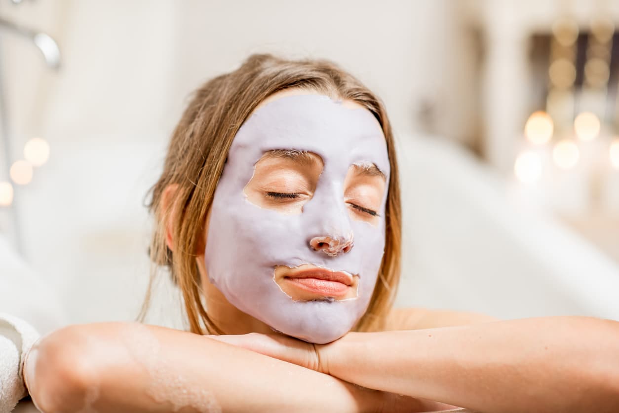 Mascarillas nocturnas caseras para que no gastes en cremas caras (dan el mismo resultado)